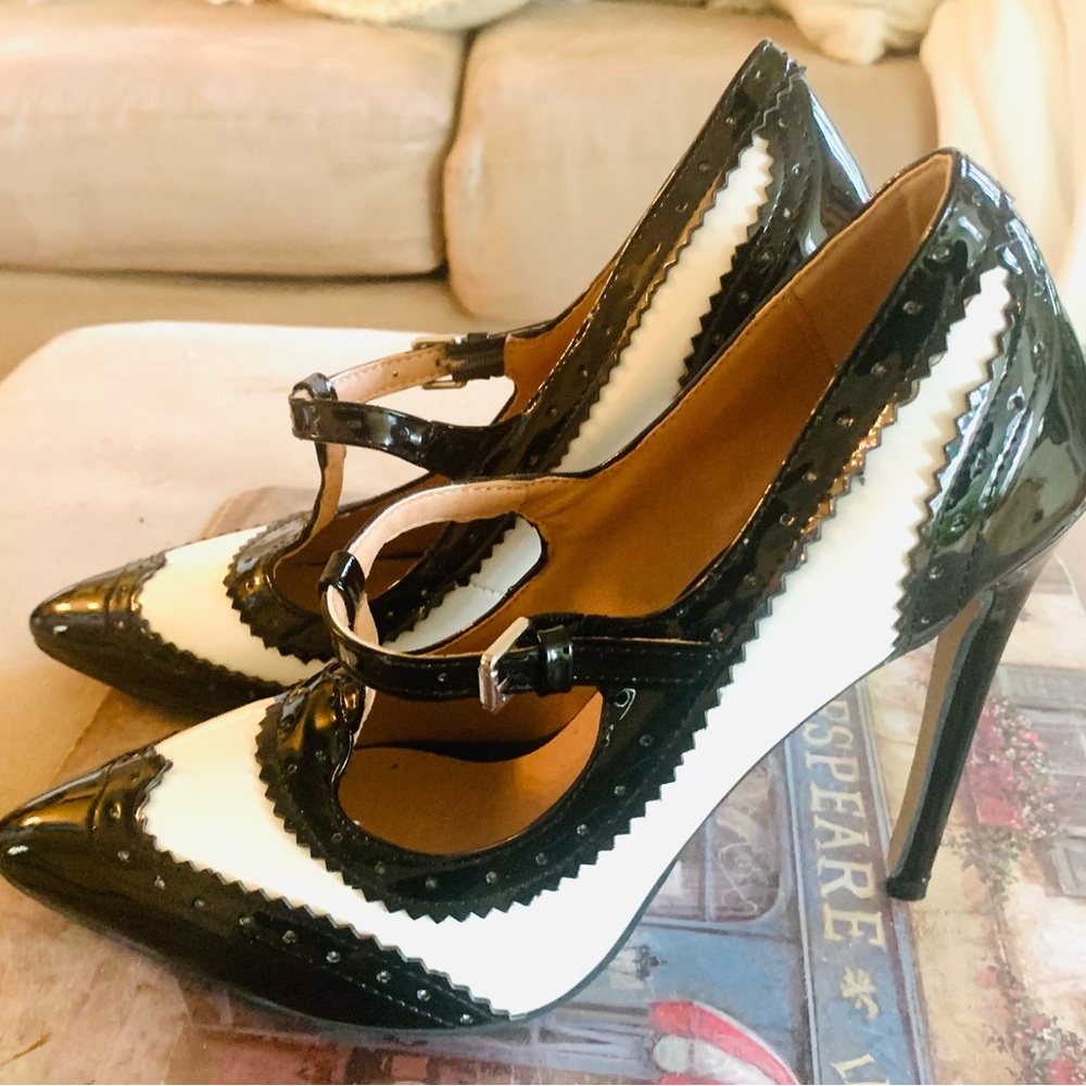 Black & White T-Strap Pumps - Picture 6 of 12